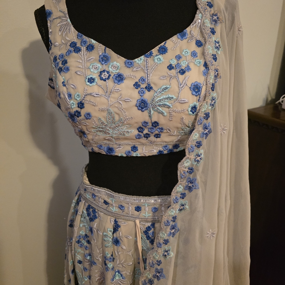 Ethnic Indian Wear Blue and Cream Wedding Dress Lehenga - Picture 10 of 14